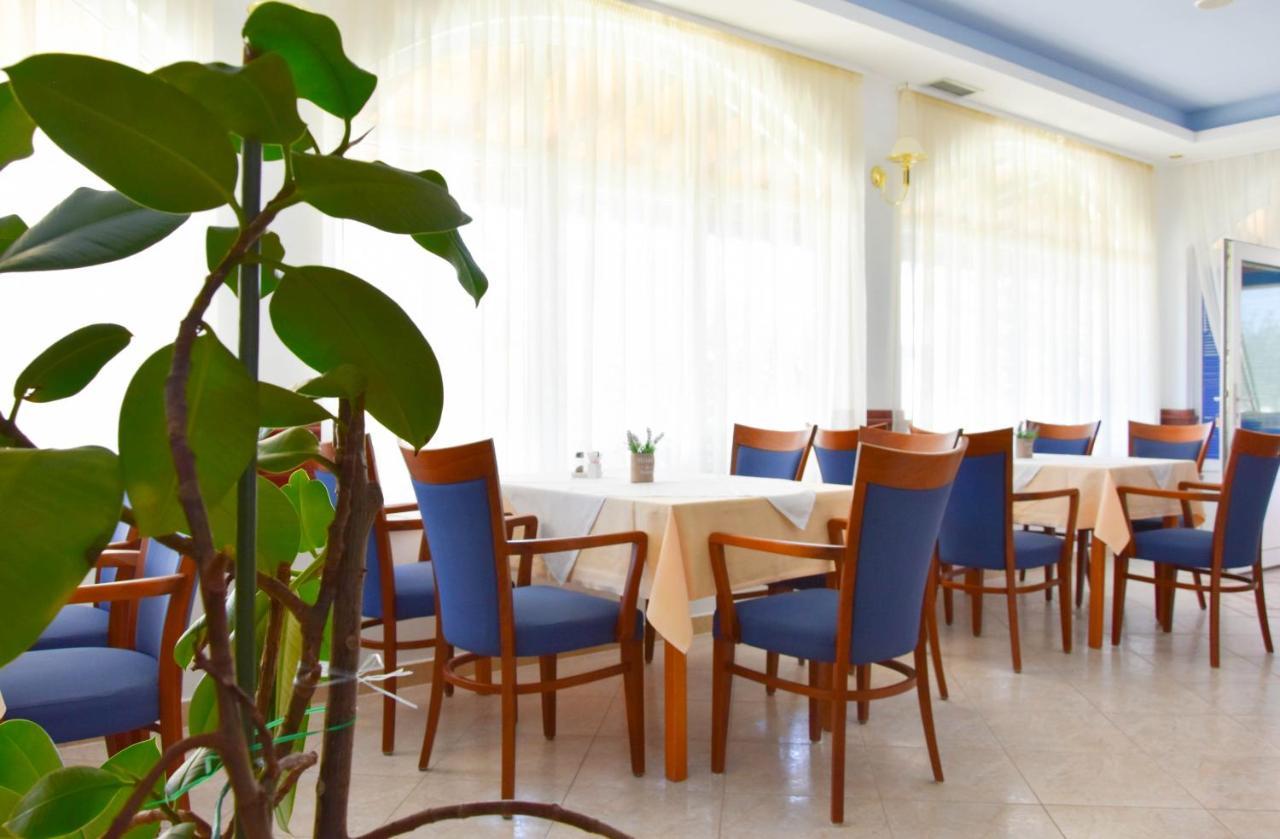 Hotel Adria Kastela Dış mekan fotoğraf