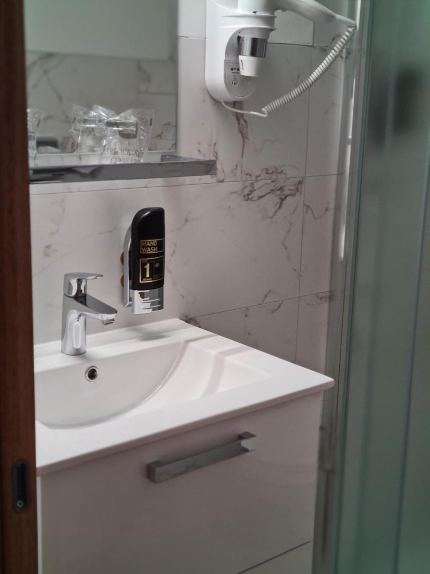 Hotel Adria Kastela Dış mekan fotoğraf