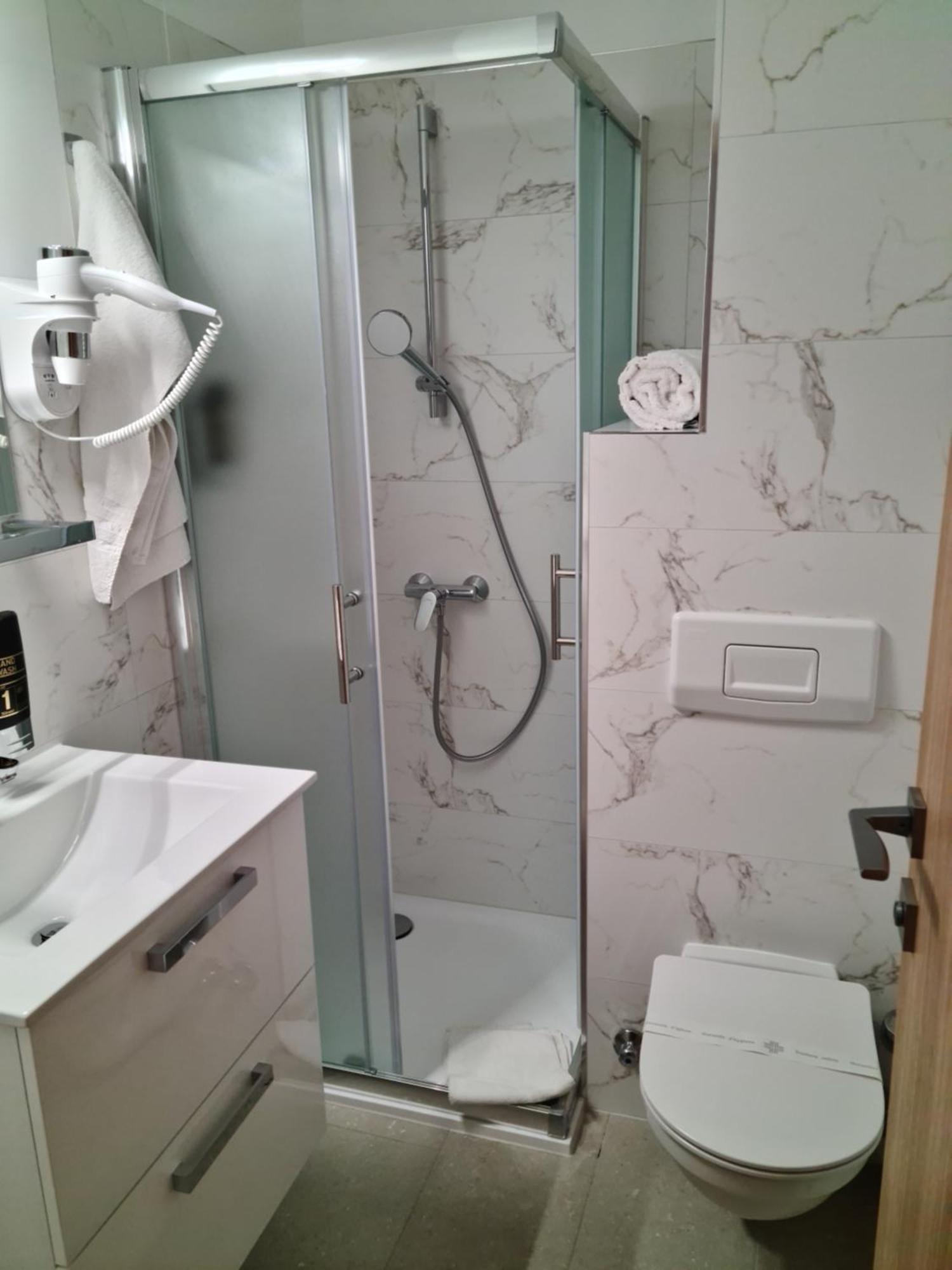 Hotel Adria Kastela Dış mekan fotoğraf