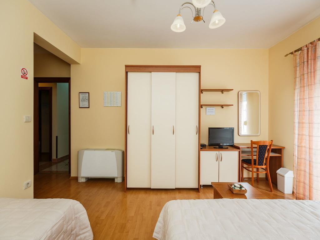 Hotel Adria Kastela Dış mekan fotoğraf