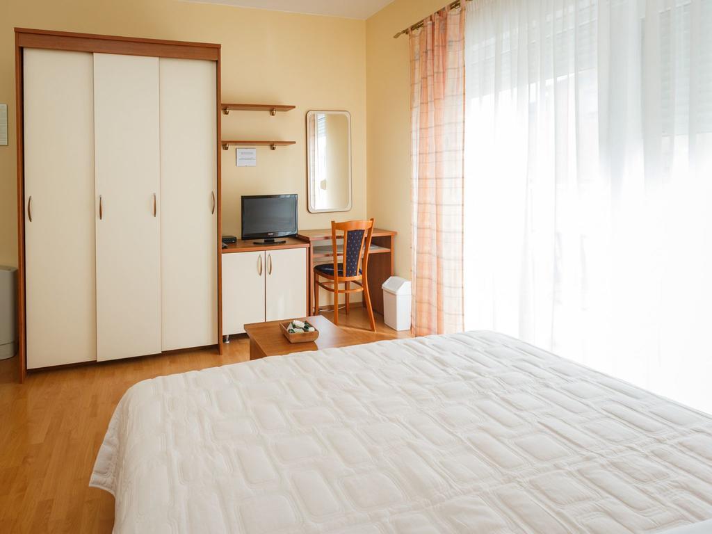 Hotel Adria Kastela Dış mekan fotoğraf