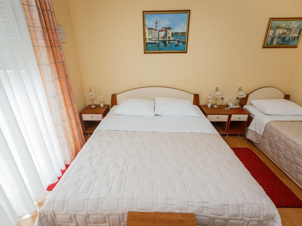 Hotel Adria Kastela Dış mekan fotoğraf